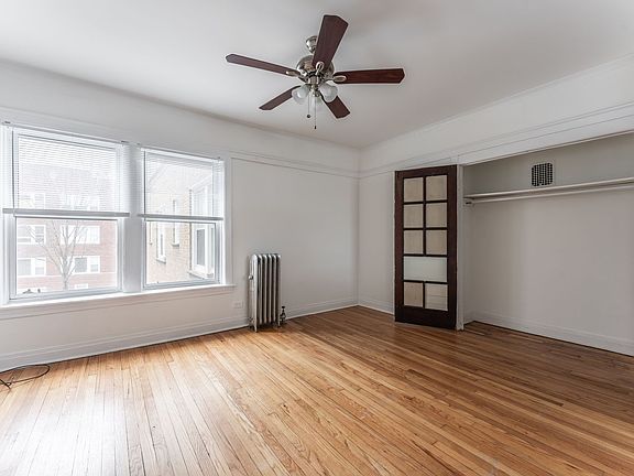 3rd image of 3334-3344 W Ainslie St #3342-F2