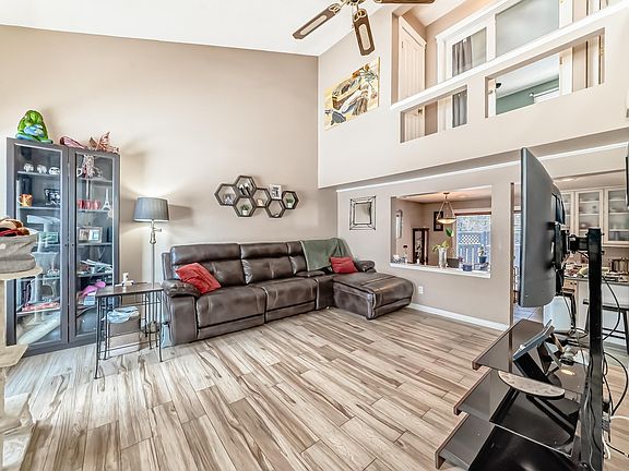5th image of 597 Millbourne Rd E