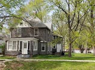 906 Division St, Normal, IL 61761