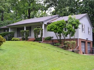 302 Rollingwood Rd, Jamestown, NC 27282