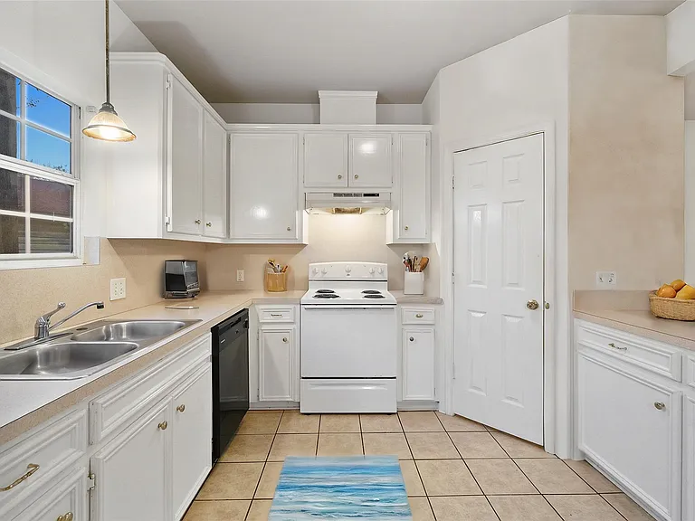 5502 Finch St #B — Photo 11