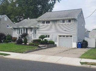 6 Eldorado Ct, Rochelle Park, NJ 07662