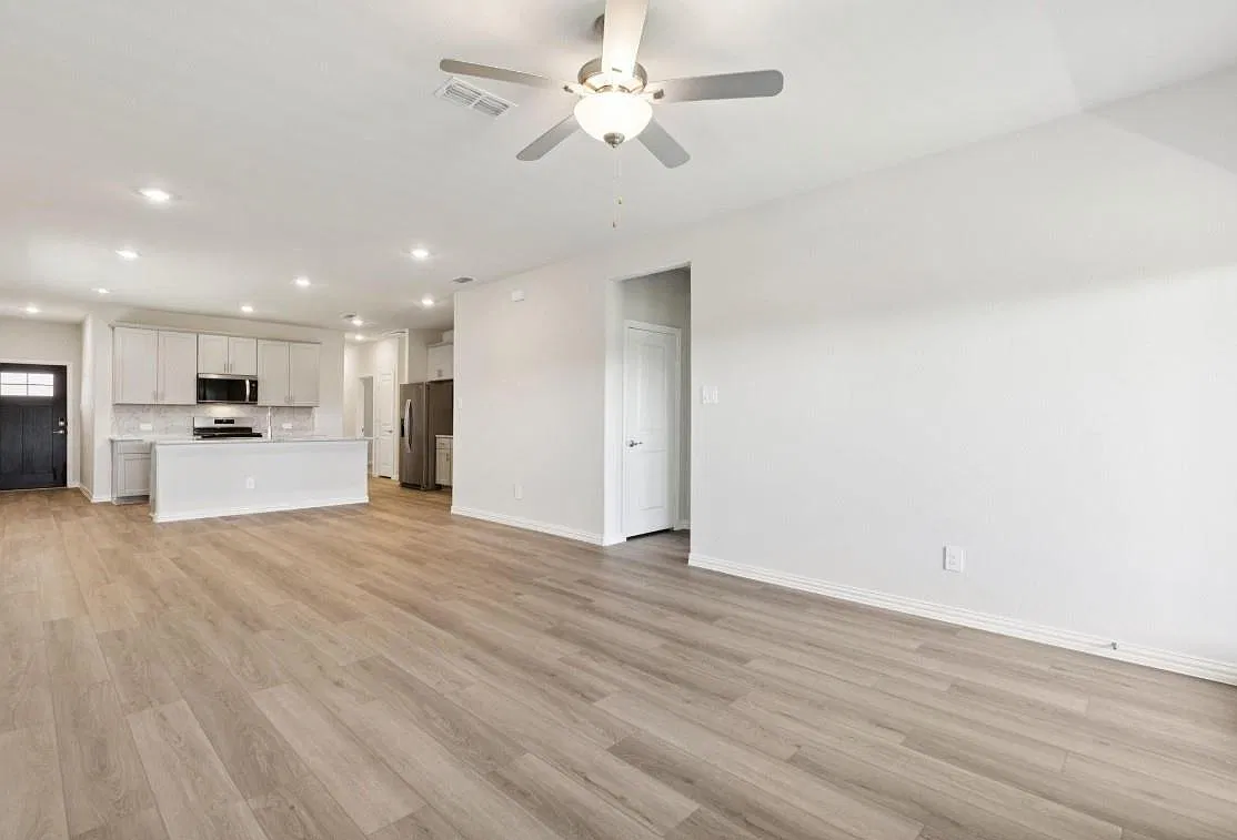 3 bed, 1566 sqft, $2,250 — Photo 4