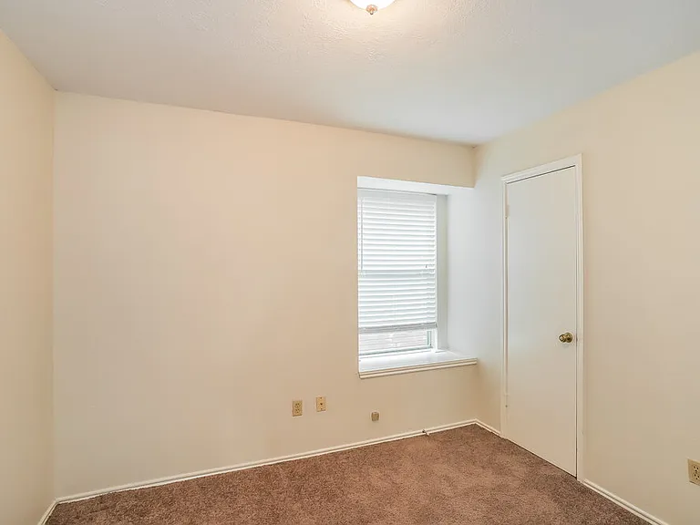 1525 Miller Ave — Photo 12