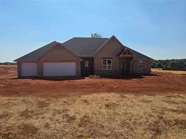 2437 Wolf Creek Bnd, Blanchard, OK 73010