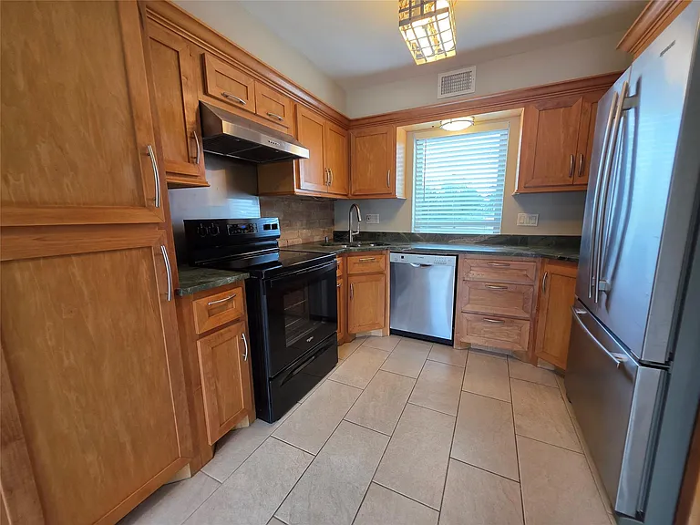 4519 Kingston Harbor Dr — Photo 7