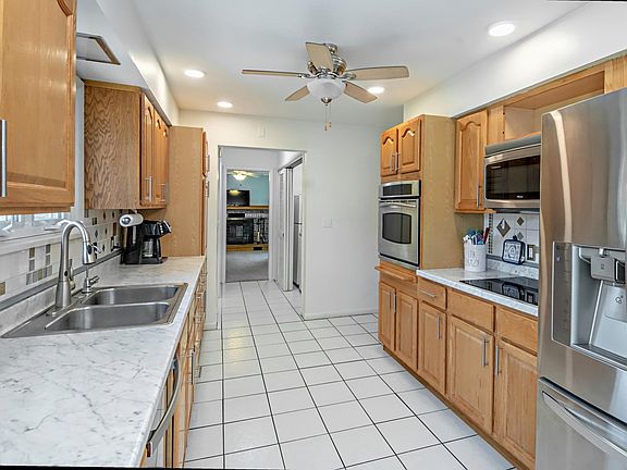 2nd image of 738 Grant Ave