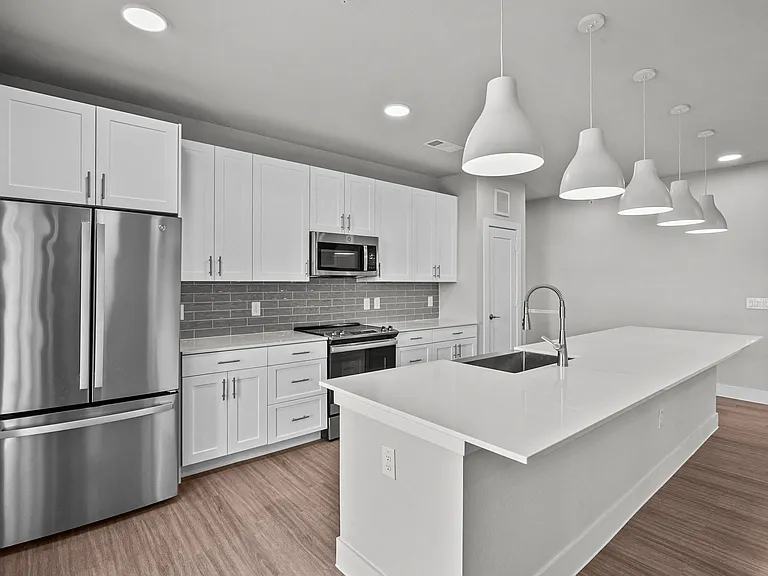 Lenox Bayside — Photo 40