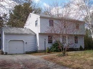 14 Downing St, Andover, MA 01810