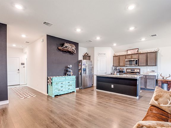 3rd image of 710 Olde Mill Rd