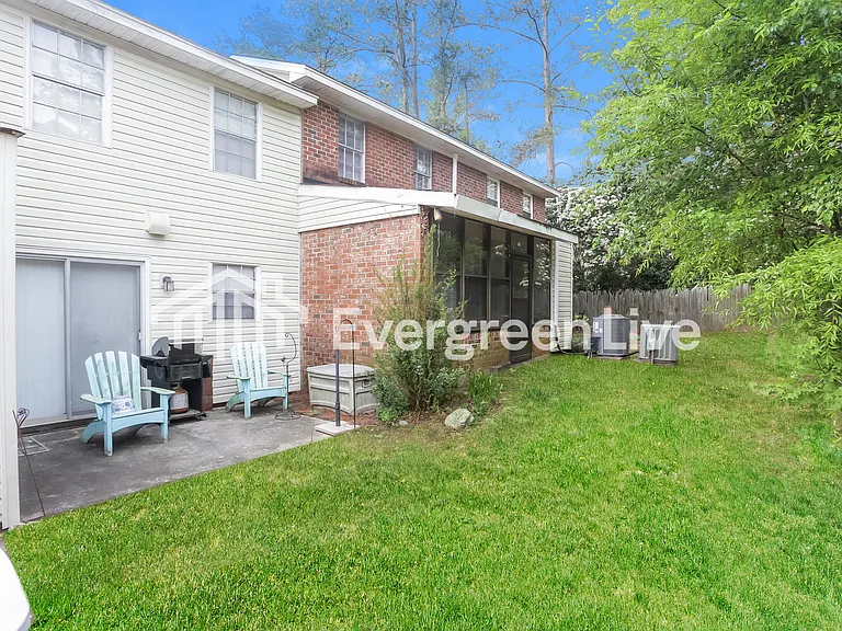 1605 Ashford Ln — Photo 13