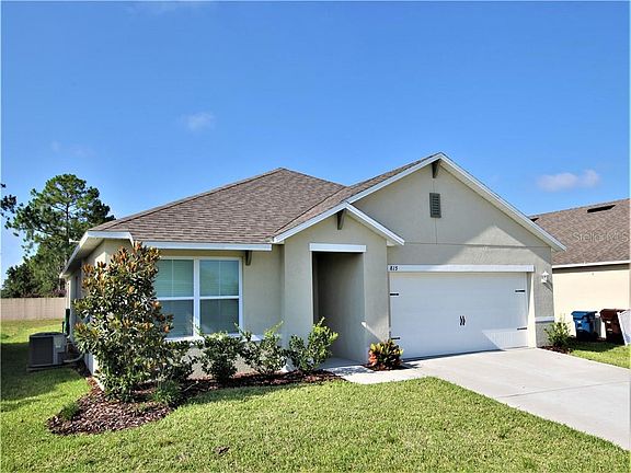 2nd image of 815 Sheen Cir