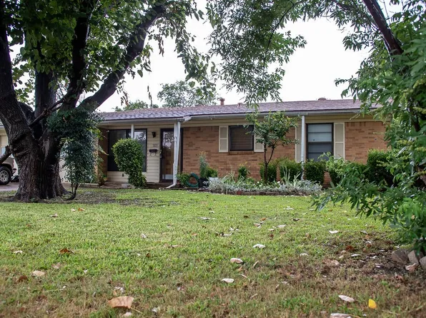 1809 Highland Dr, Carrollton, TX 75006