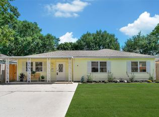 317 S 11th St, La Porte, TX 77571