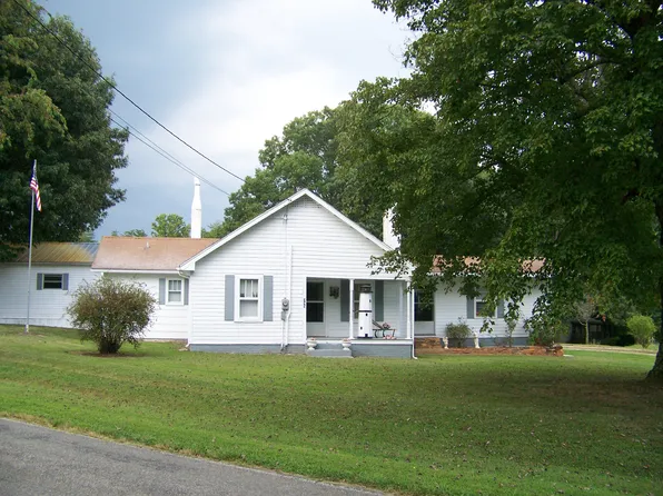 395 Piney Grove Church Rd, Mount Airy, NC 27030