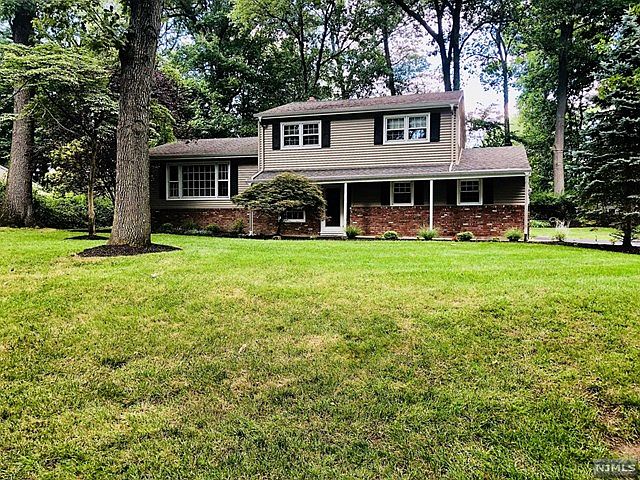 1st image of 558 Forest Dr