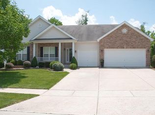 158 Valleybrook Dr, O'Fallon, MO 63368