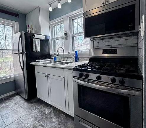 5th image of 2152 Crisman Rd