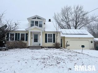 2610 Jersey Ridge Rd, Davenport, IA 52803