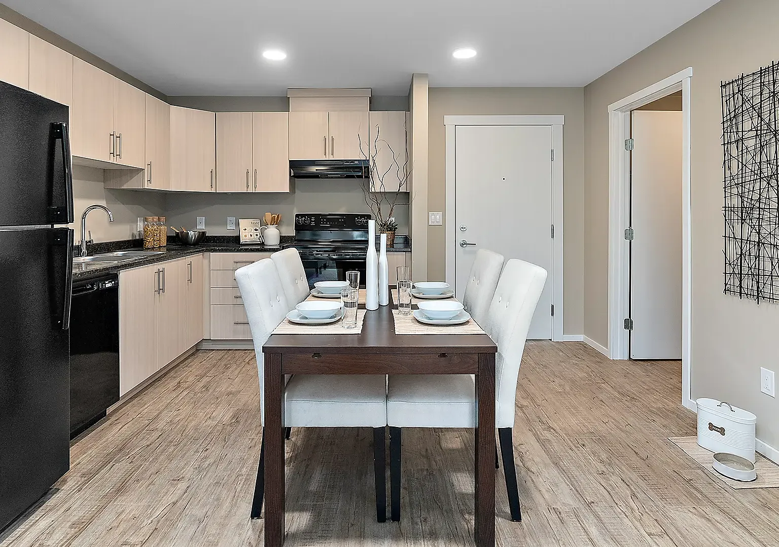 Jardin Apartments — Photo 1
