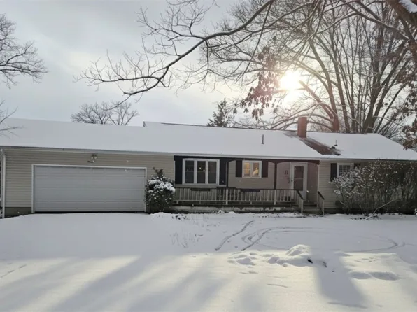 11 Brook Knoll Rd, Horseheads, NY 14845