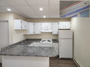 434 W Madison St #7, Winthrop, IA 50682
