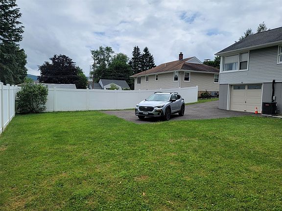 4th image of 302 Brookcrest Dr