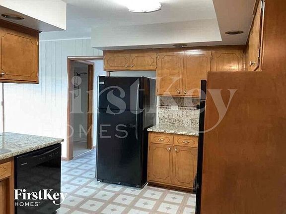4th image of 16637 Kimbark Ave