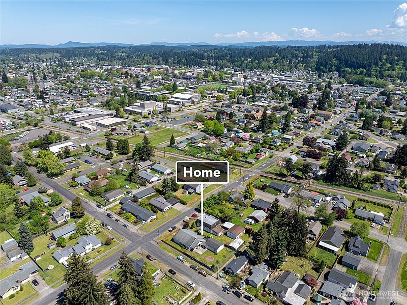 2nd image of 928 W Cherry Street