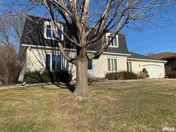 3rd image of 1113 W Pembrook Dr