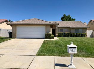 12294 Honeybear Ln, Victorville, CA 92392