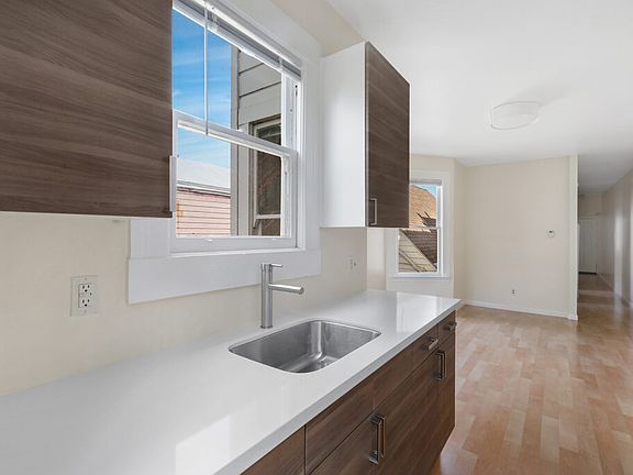 5th image of 142A Linda St #142A