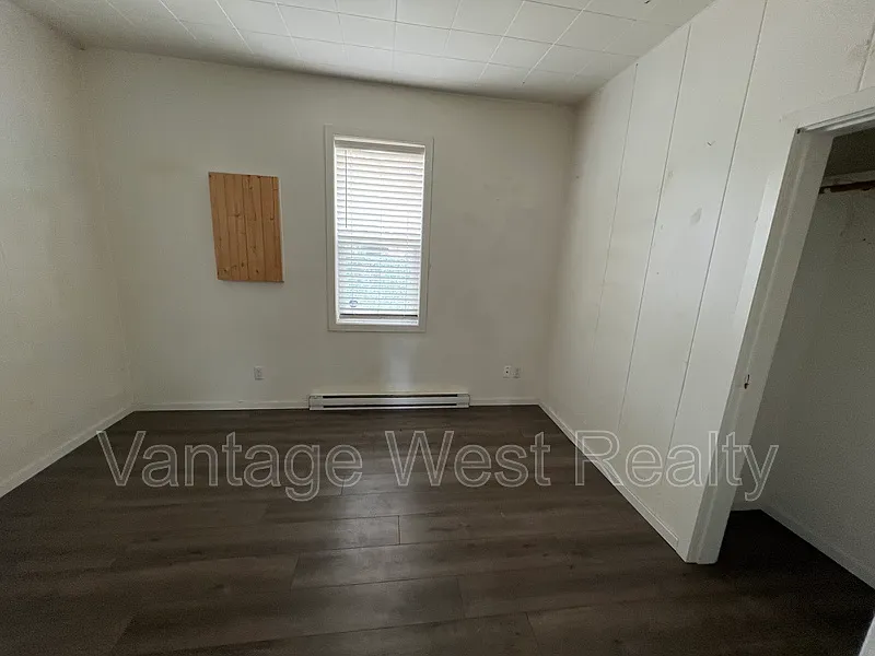3 bed, 1.0 bath, 843 sqft, $2,000 — Photo 3