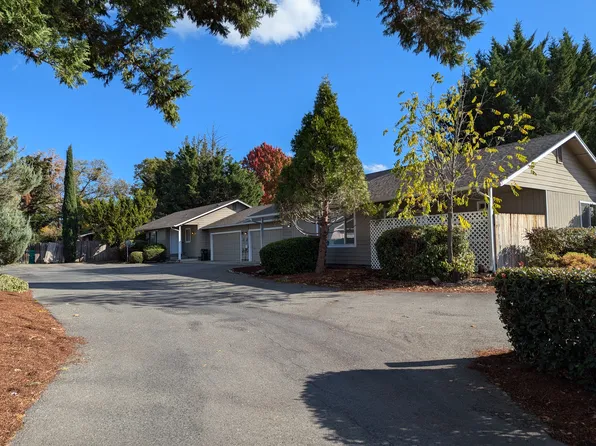 1371 Star Ct, Grants Pass, OR 97527