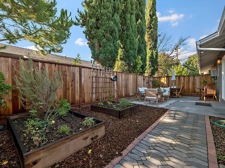 520 Piazza Dr #B — Photo 14