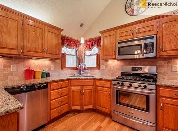 5th image of 1523 SE Silkwood Ln