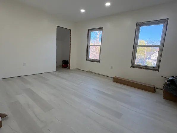 930 S Franklin St Floor 2, Holbrook, MA 02343