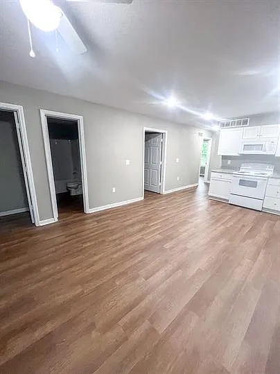 405 Jefferson St #A — Photo 2