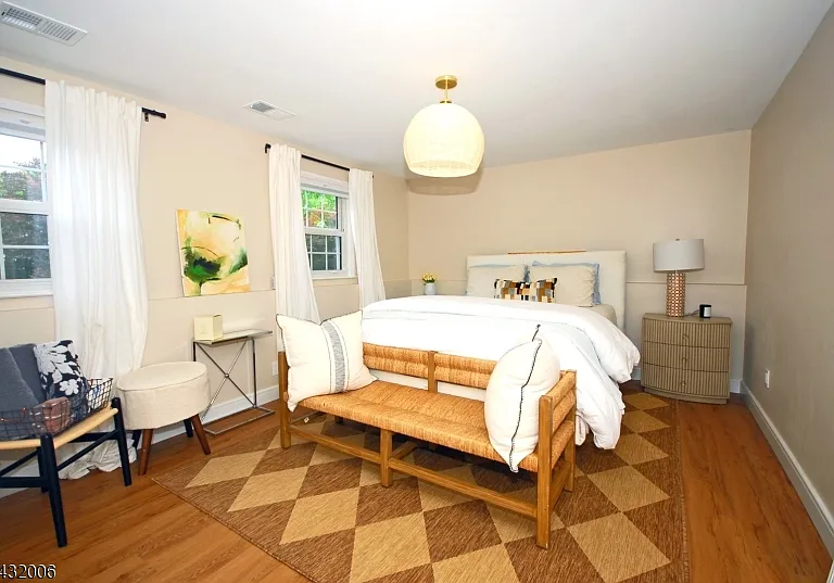 830 E Meadow Dr — Photo 23