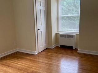 205 Bank Ave APT B1, Riverton, NJ 08077