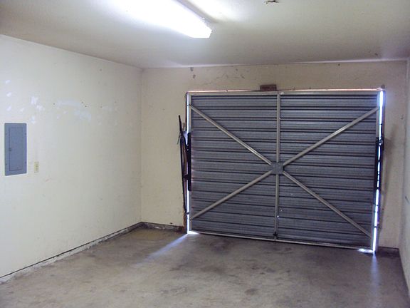 5th image of 1711 E Cambridge Ct