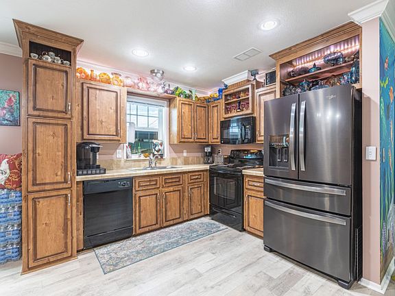 4th image of 5031 5th Ave #78