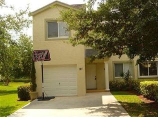 81 Fairway Ln, Royal Palm Beach, FL 33411