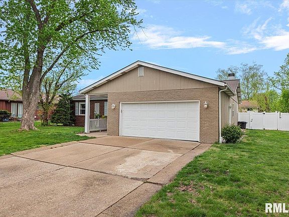 2nd image of 2637 Sarona Rd