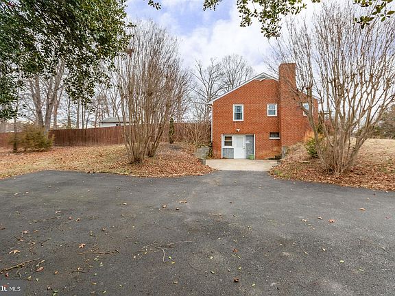 3rd image of 80 Ferry Rd