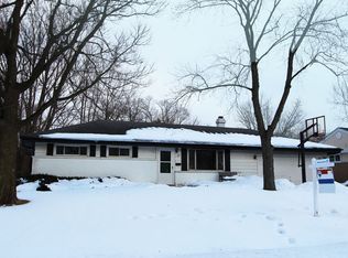 23 Crescent Rd, Lake Zurich, IL 60047