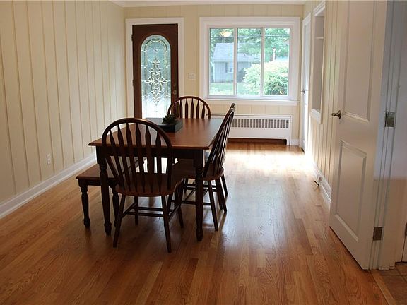 3rd image of 270 Squantum Dr