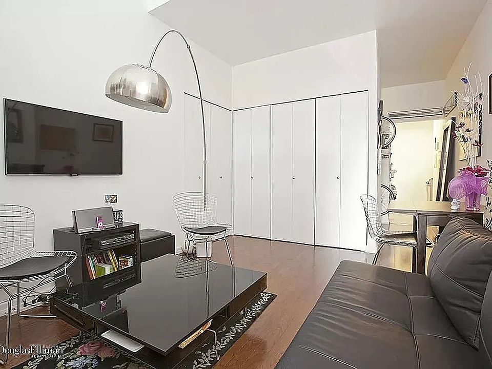 1st image of 99 John St APT 1201