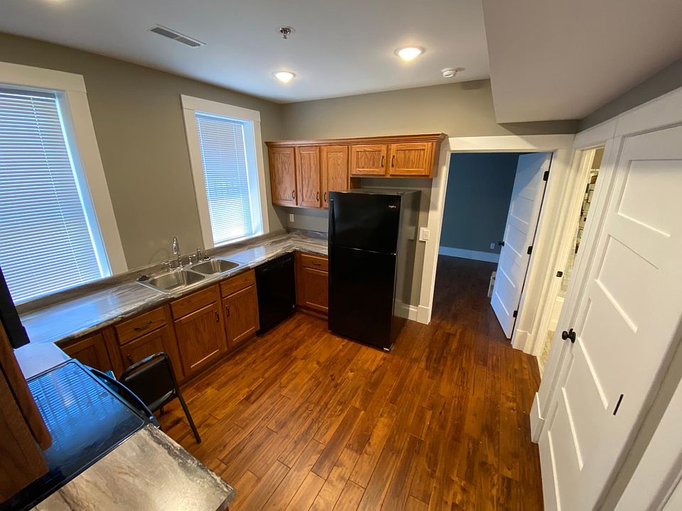 2nd image of 142 S Lorimier St #104