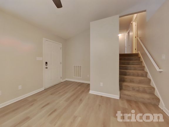 3rd image of 113 Colt Ln